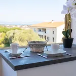 GIENS Proche plage, vue mer, parking - LESCLESDENICOLE